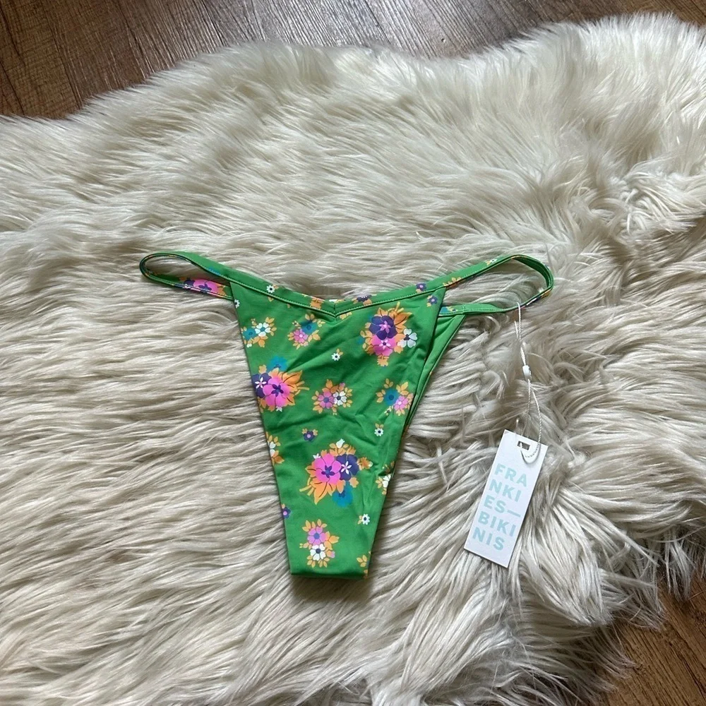 Frankies Bikinis shipping offers open